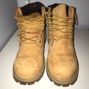 Unisex Timberlands boots 2.5